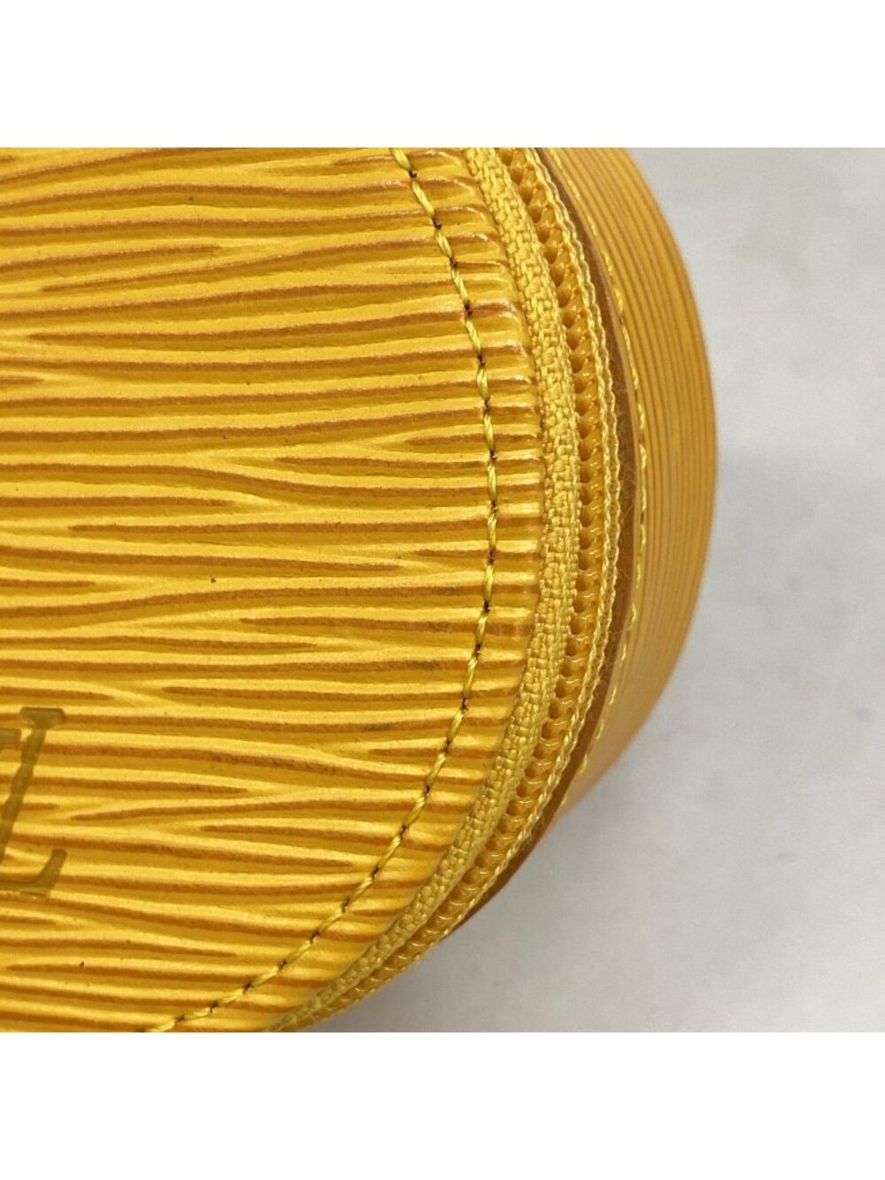 ★SOLD★ ★SOLD★ Louis Vuitton Pouch Epi Ecrin Tassili Yellow - Picture 7 of 8